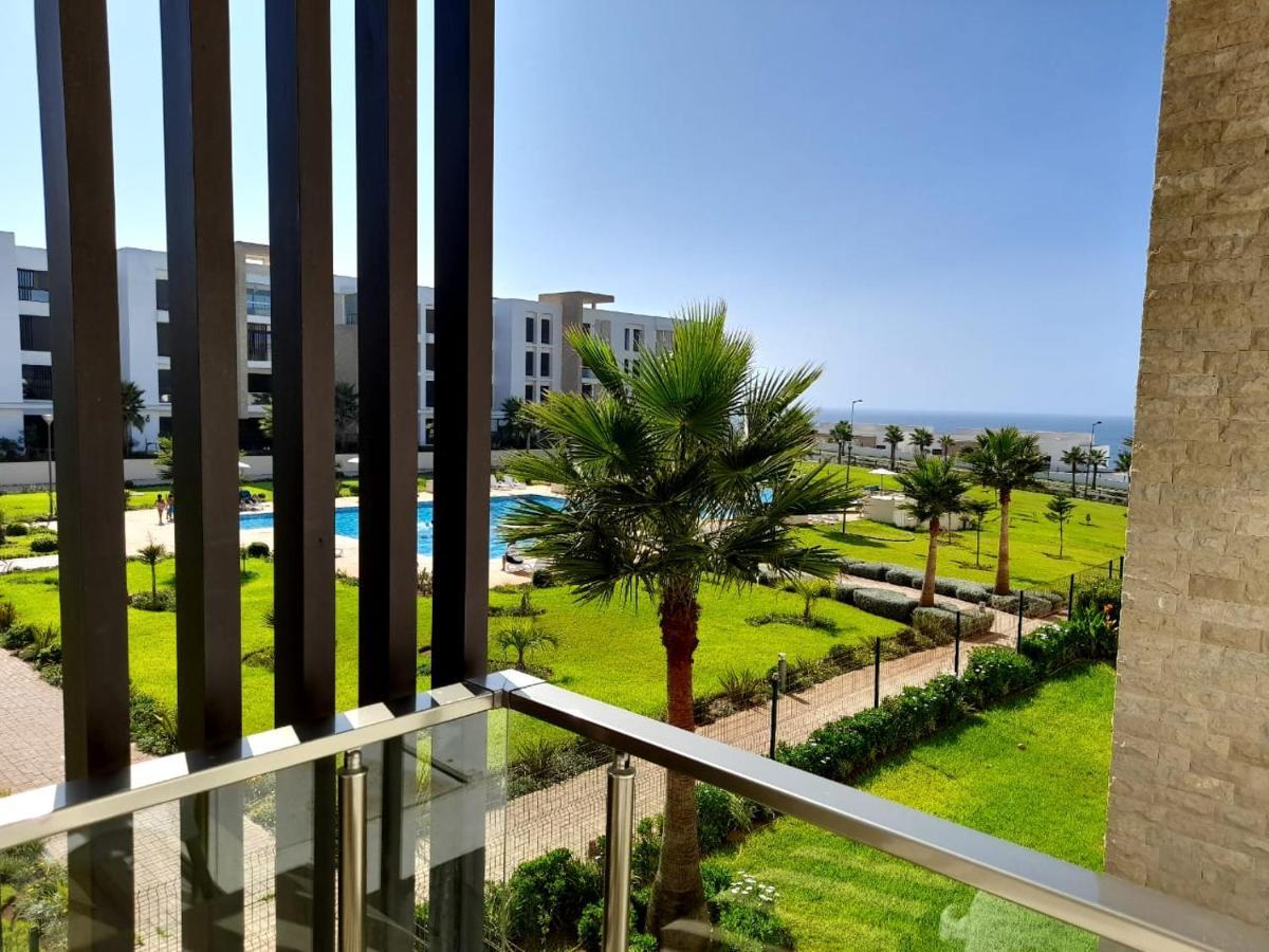 Vus Sur Mer Et Piscine Salé Zewnętrze zdjęcie